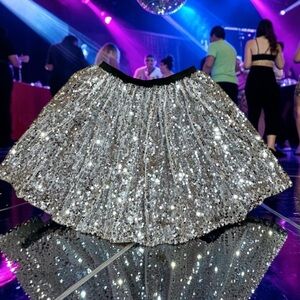 Sparkling Silver Sequin Skirt (YXL)